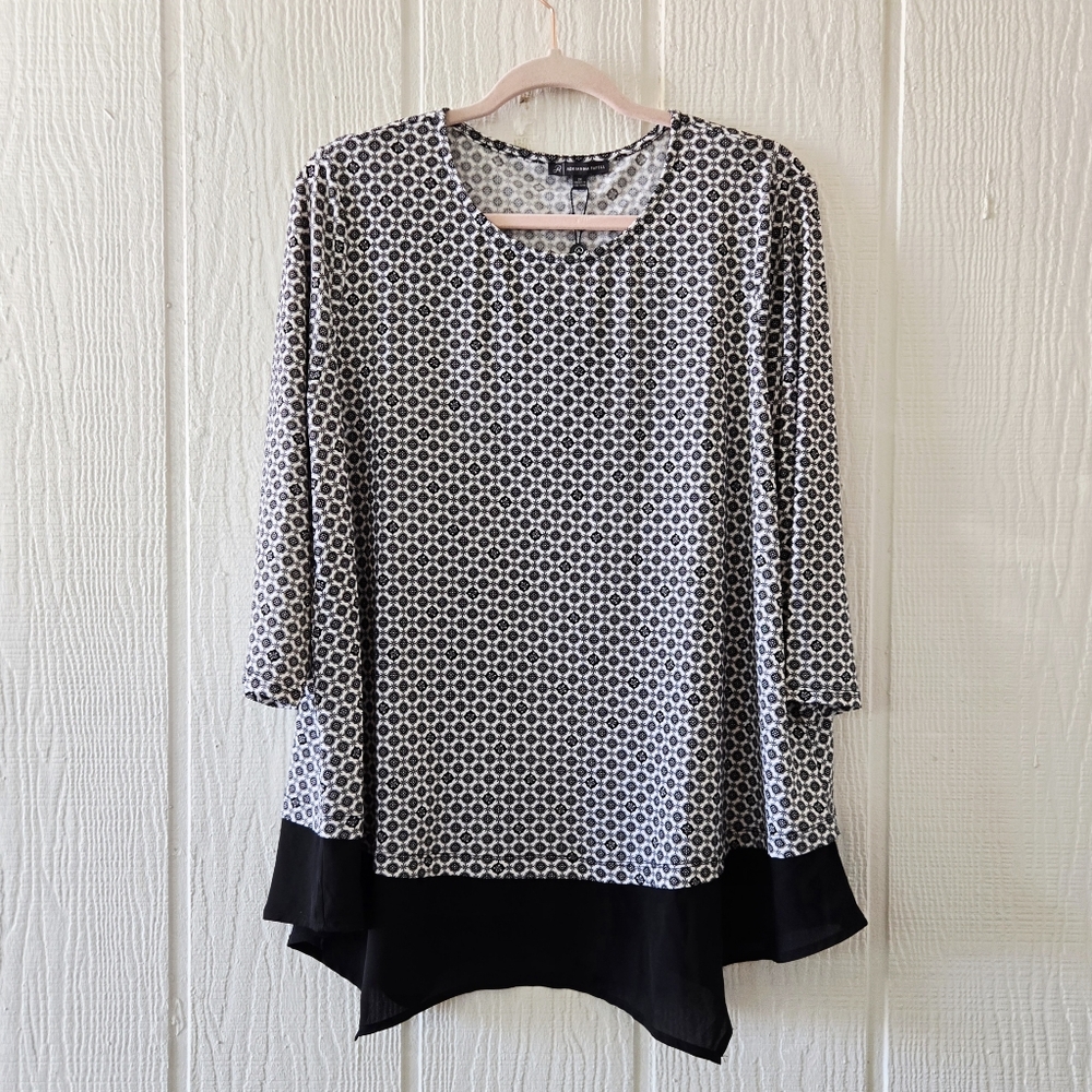 Adrianna Papell Tile Print Flowy Layered Look Tunic Top NWT White Blue 2X